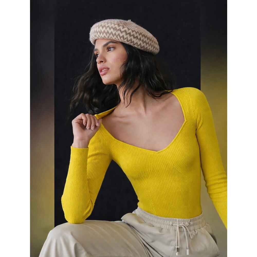 Anthropologie knit bodycon top with sweetheart neckline. Yellow women’s XXS